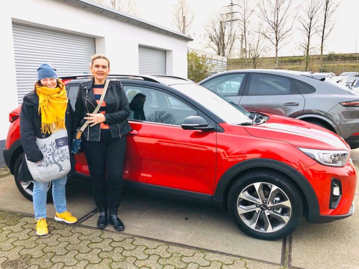 KIA Stonic Platin Edition Signalrot Auroraschwarz