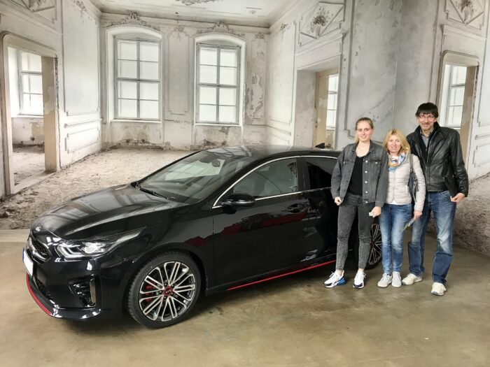 Kia_Ceed_1.6T-GDI_DCT_Zilianschwarz